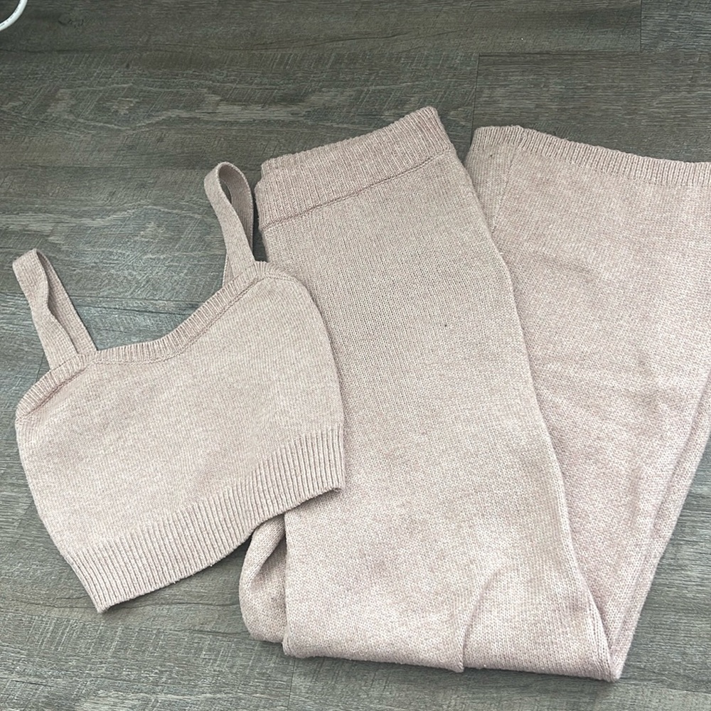 Gilly Hicks Light Pink Sweater Set